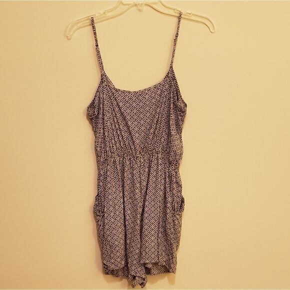 Black and White Patterned Divided Romper - Picture 3 of 6